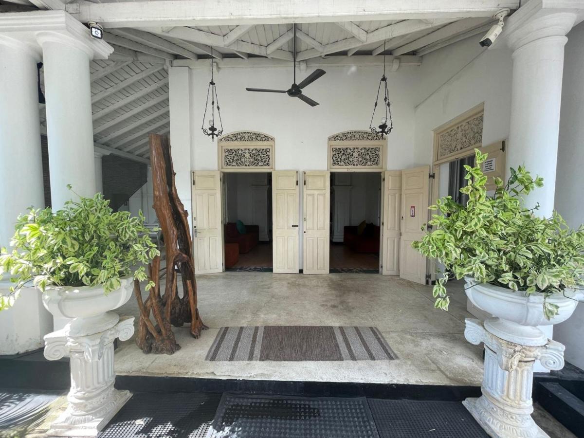 Beverly Villa Dehiwala-Mount Lavinia Exterior photo
