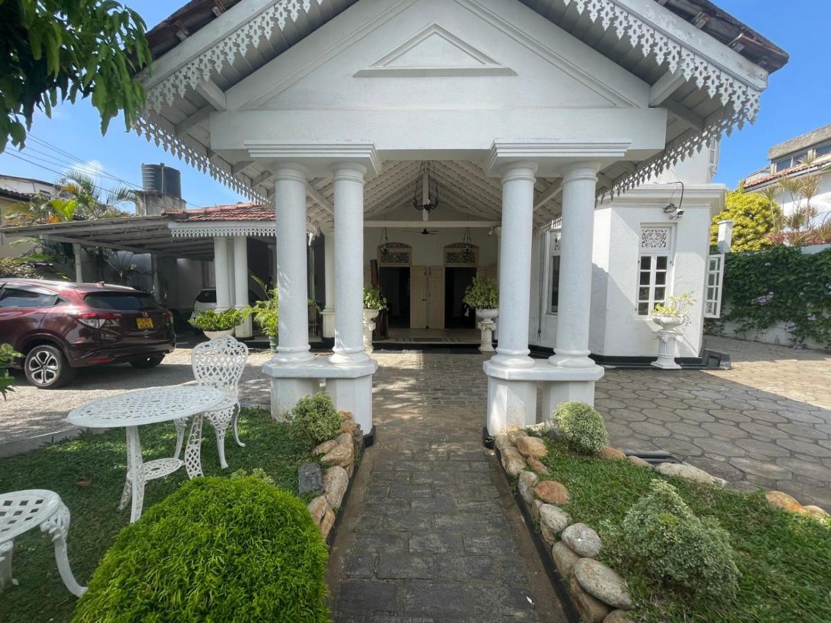 Beverly Villa Dehiwala-Mount Lavinia Exterior photo
